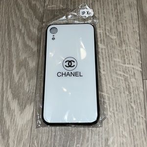 CHANEL IPHONE CASE SE